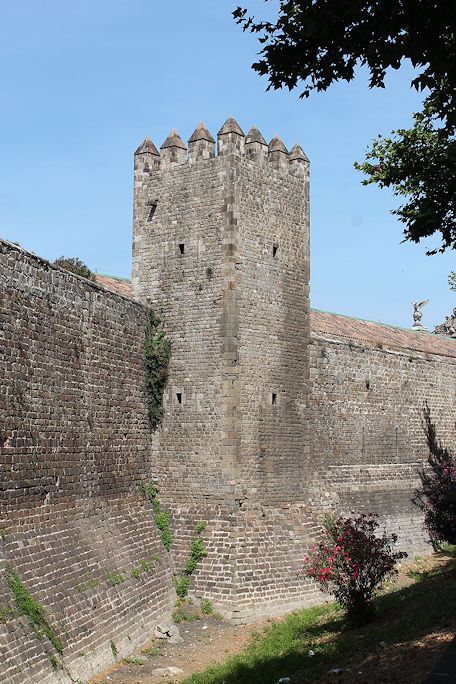 Ramparts in Jardins del Baluard