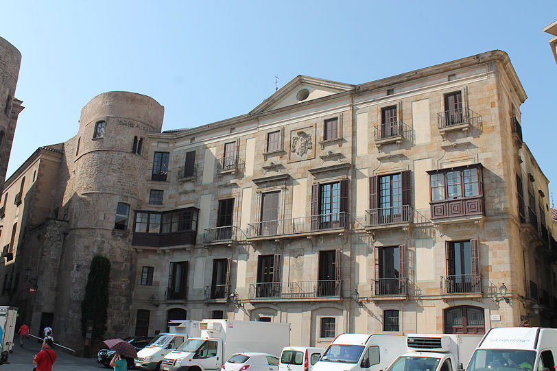 Portal del Bisbe & Palau Episcopal