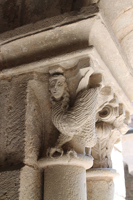 Monasterio Sant Pau del Camp cloister capital