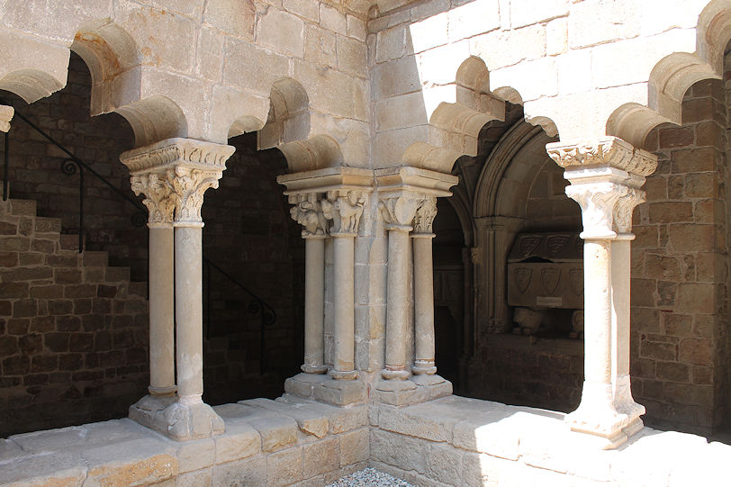 Monasterio Sant Pau del Camp cloister