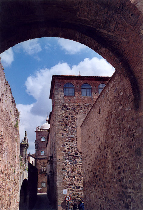 Calle de Adarve de la Estrella & Calle de Adarve de Obispo Álvarez de Castro