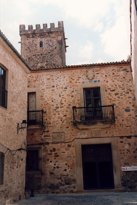 Palacio de los Golfines de Arriba
