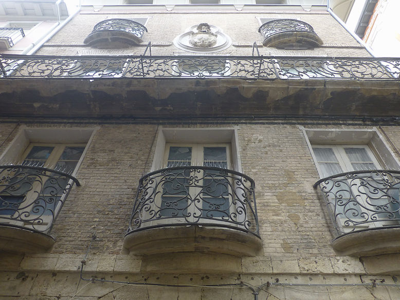 On Calle Mayor