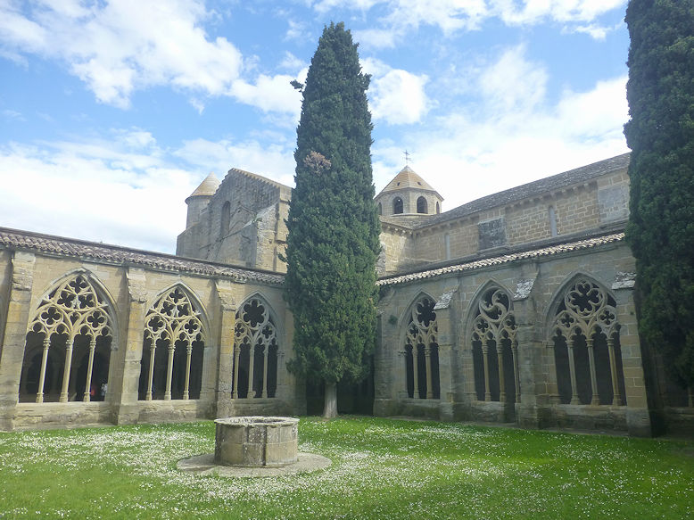 Monasterio de Santa María la Real de la Oliva cloister