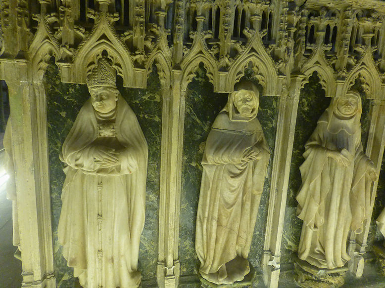 Catedral de Santa María la Real tomb