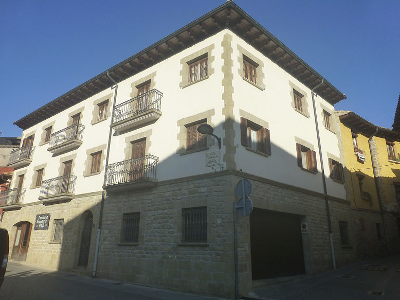 Plazuela Santa Catalina & Calle Estudio