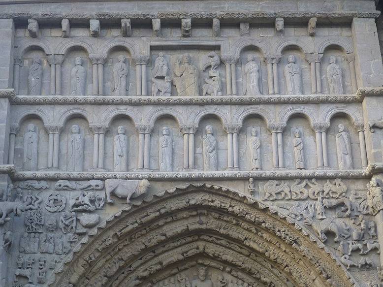 Iglesia de Santa María la Real portal