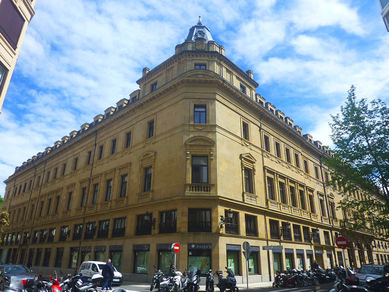 Calle Peñaflorida & Calle Garibai