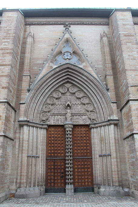 Cathedral, portal