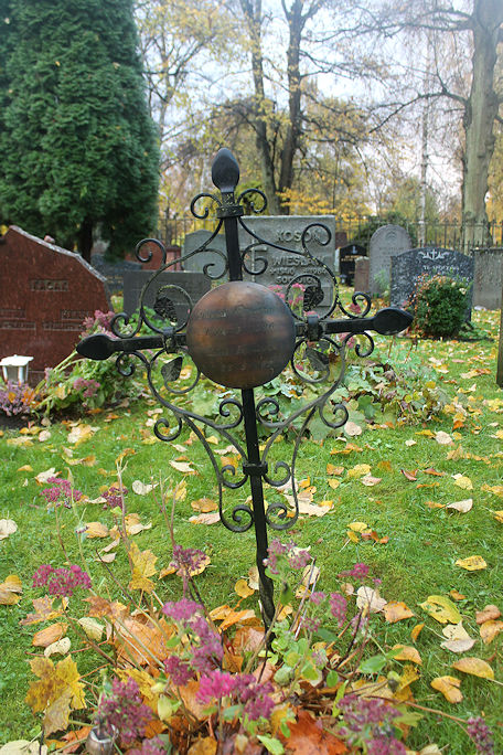 Gunnar Björnstrand's grave in Norra begravningsplatsen