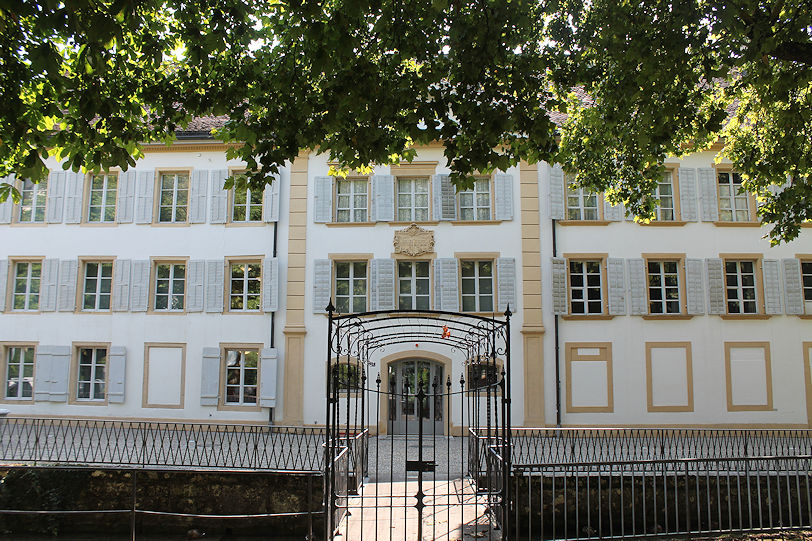 Building Neuhaus