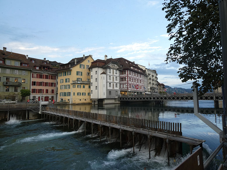 Reuss & opposite bank viewed from Reusssteg by Burgerstrasse