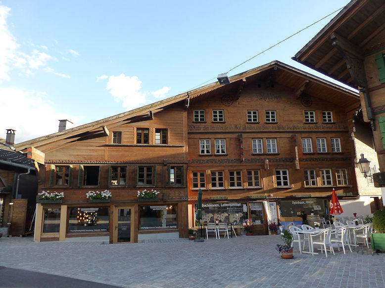 On Dorfstrasse & Hintergässli