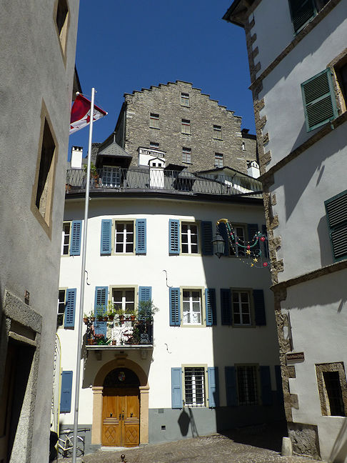Rue du Vieux-Collège & Rue des Châteaux