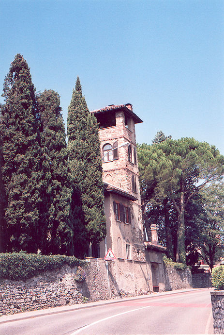 Via Collina d'Oro