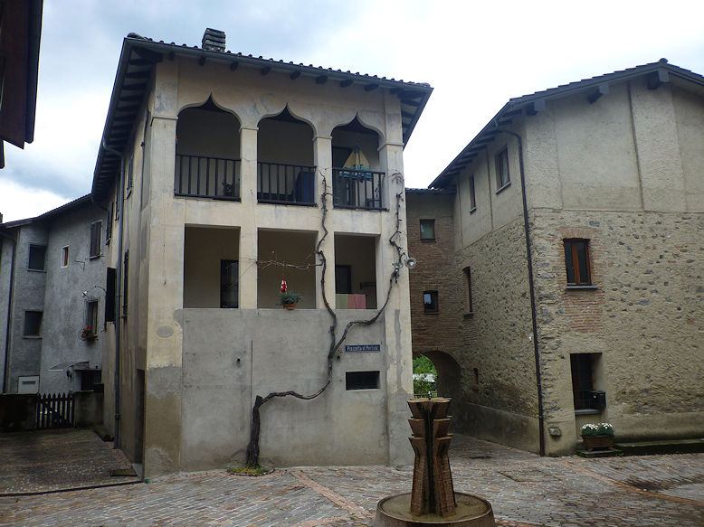 Piazzetta al Portico
