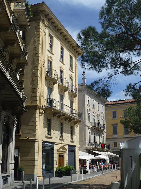 Piazza Riziero Rezzonico