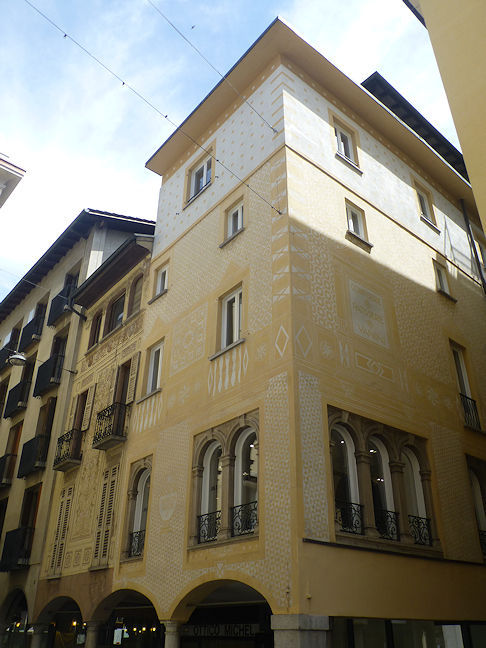 Via Nassa